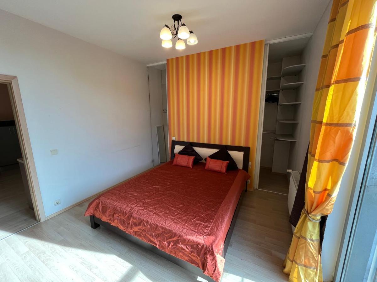 Lovely Apartments In Imanta With Free Parking Riga Exterior foto